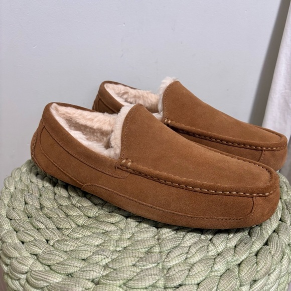 UGG Ascot Chestnut Suede Sherpa Lined Driving Moccasin Slippers NWOB - Picture 3 of 8